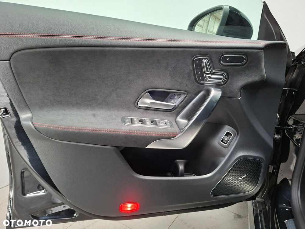 Mercedes-Benz CLA - 8