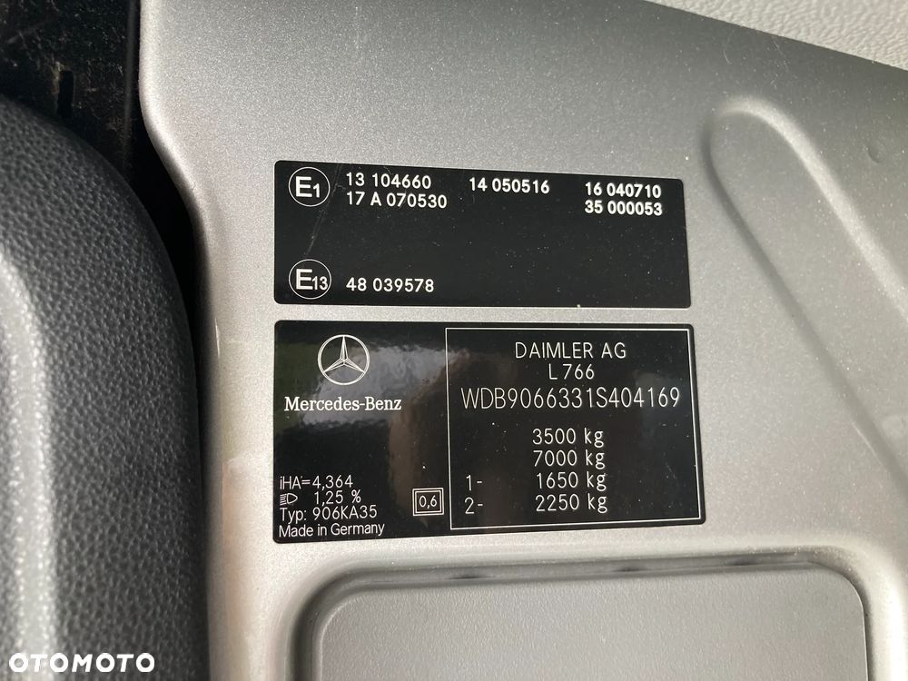 Mercedes-Benz Sprinter - 12