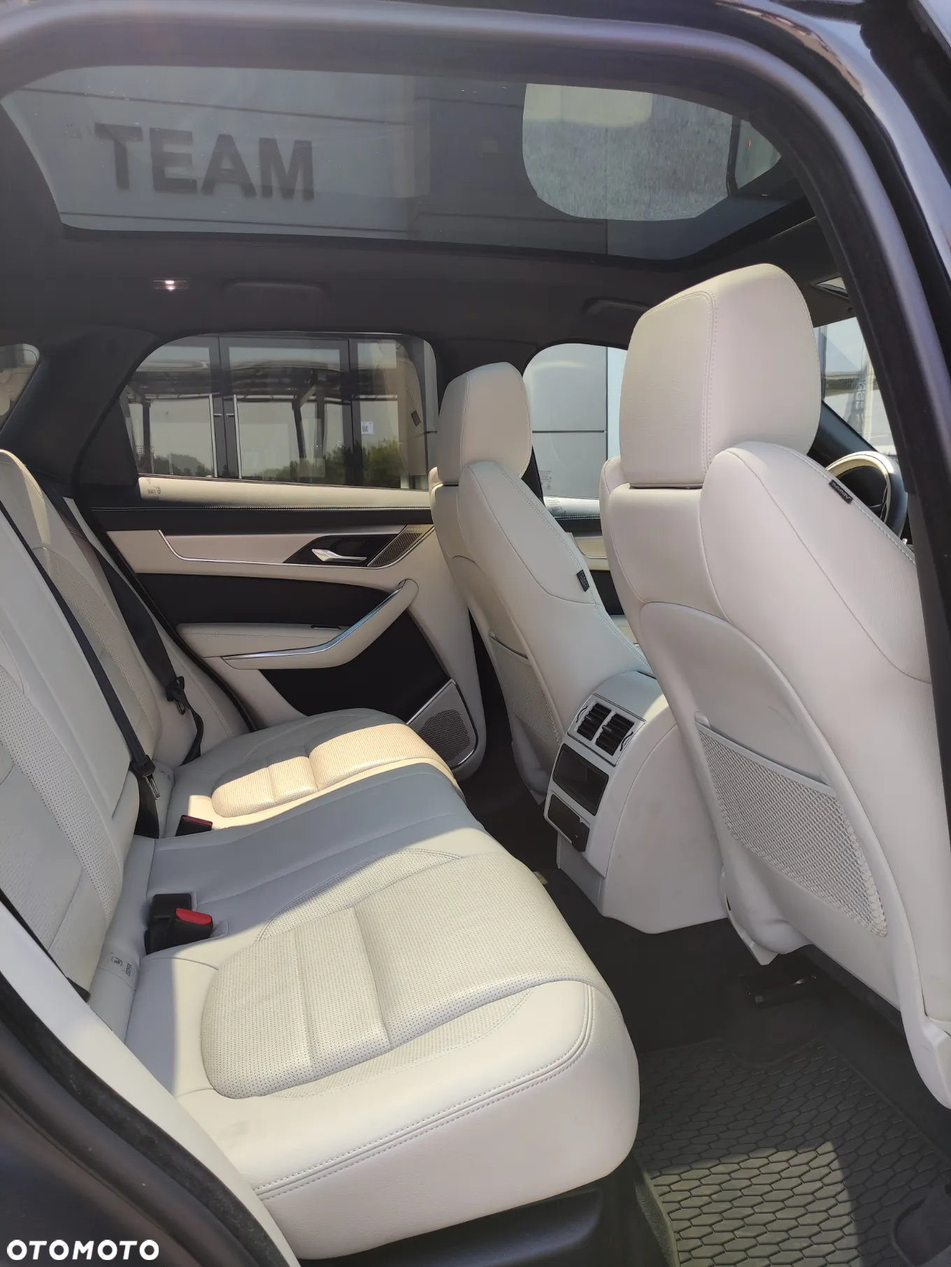 Jaguar F-Pace - 18