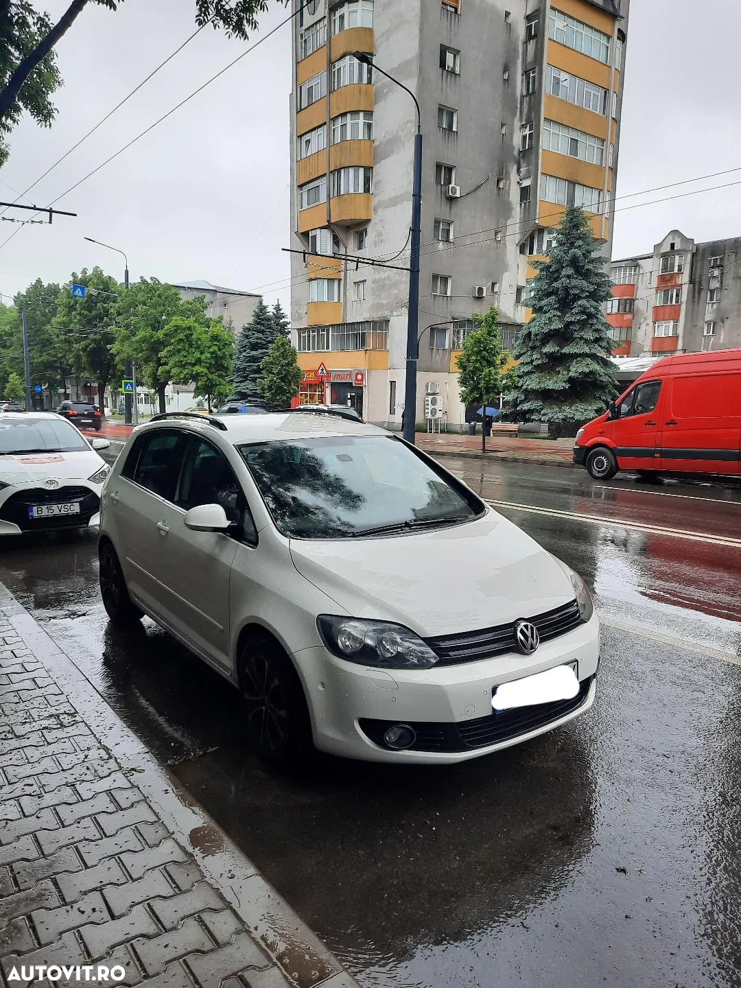 Volkswagen Golf 1.6 TDI DPF DSG Team - 3