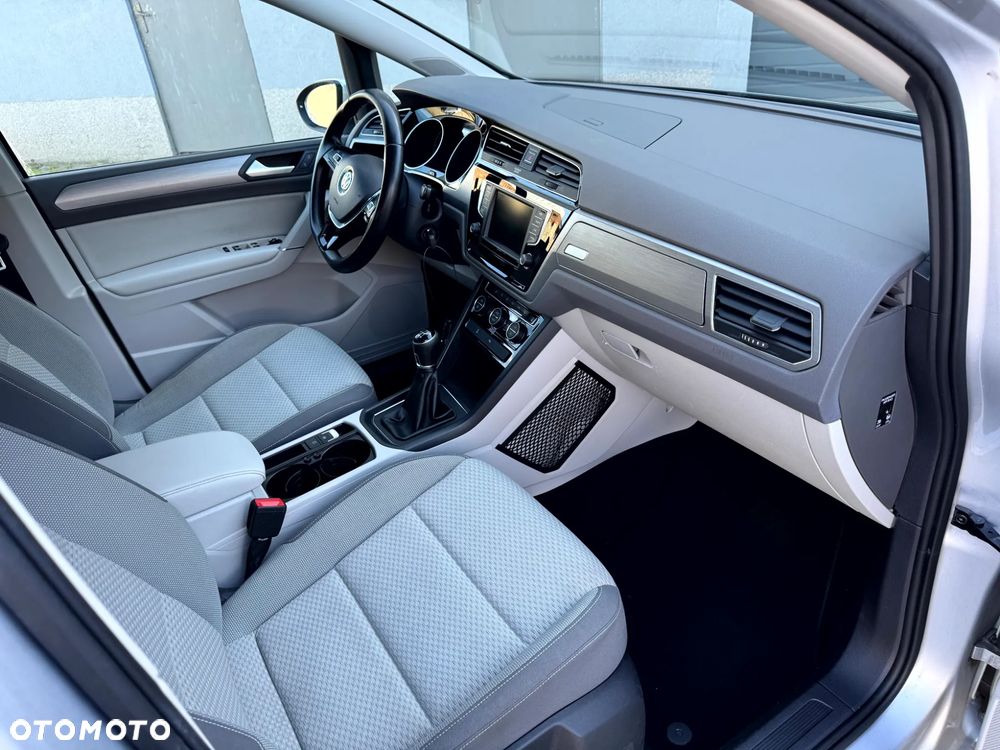 Volkswagen Touran 1.6 TDI SCR BlueMotion Technology Comfortline - 23