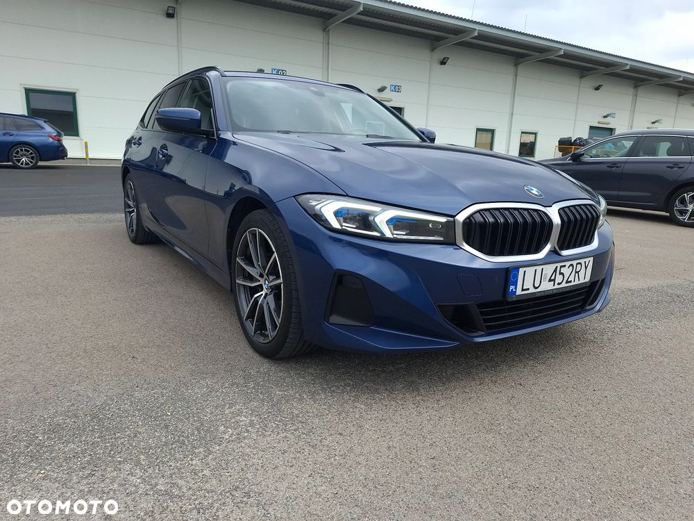 BMW 3 Series 2023 photo 2