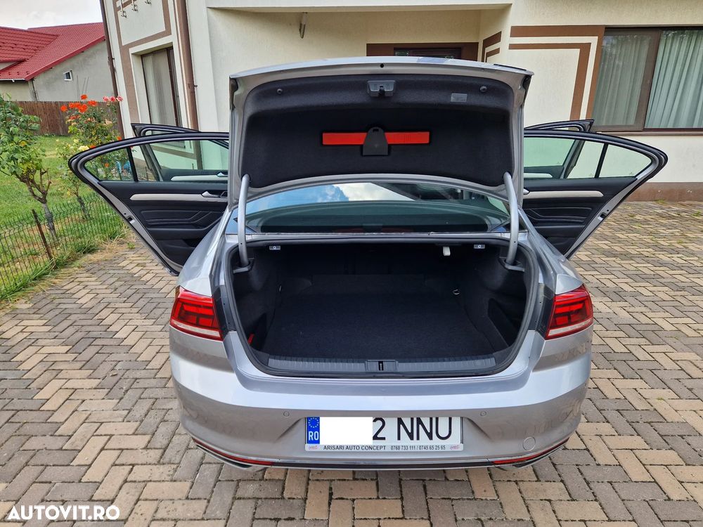 Volkswagen Passat - 33