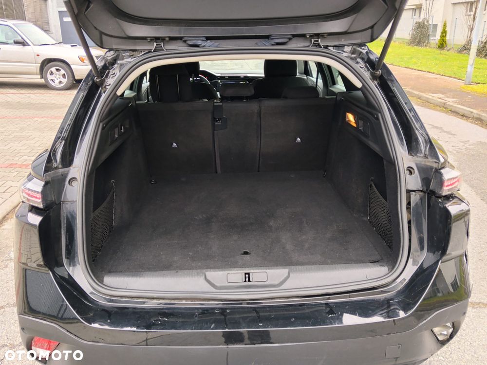 Peugeot 308 180 e-EAT8 GT - 18