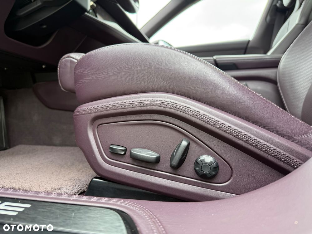 Porsche Taycan 4S Performance Plus - 36