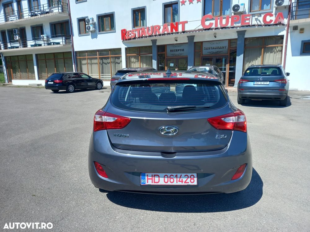 Hyundai i30 blue 1.6 CRDi Style - 14