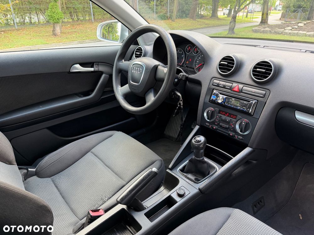 Audi A3 3-drzwiowe 1.6 Ambiente - 6