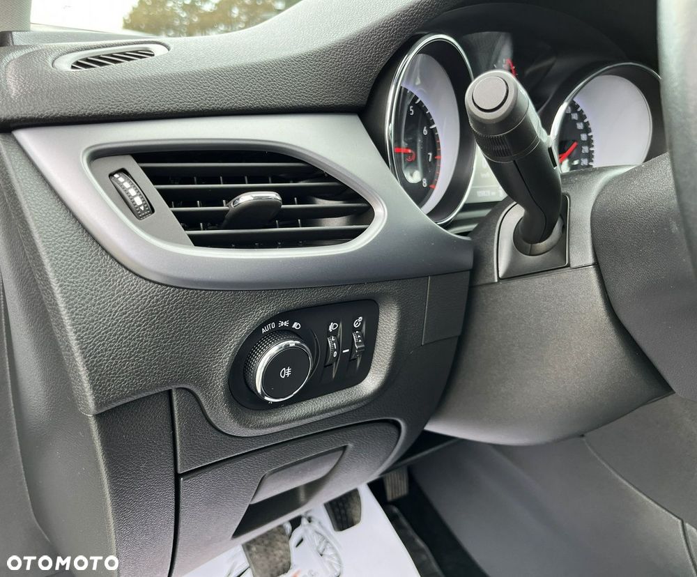 Opel Astra - 32
