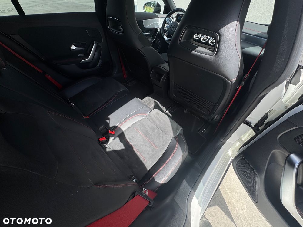 Mercedes-Benz CLA AMG 35 4-Matic 7G-DCT - 11
