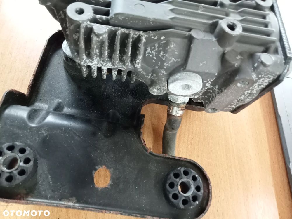 KOMPRESOR ZAWIESZENIA BMW E70 6785506 - 3