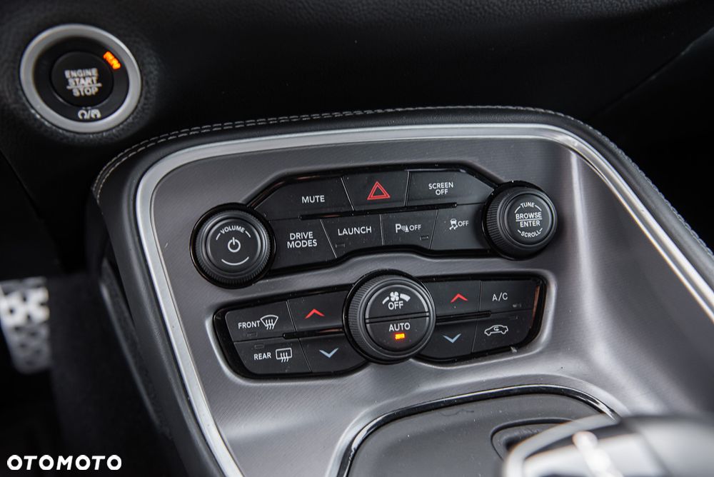 Dodge Challenger 6.4 Scat Pack - 27