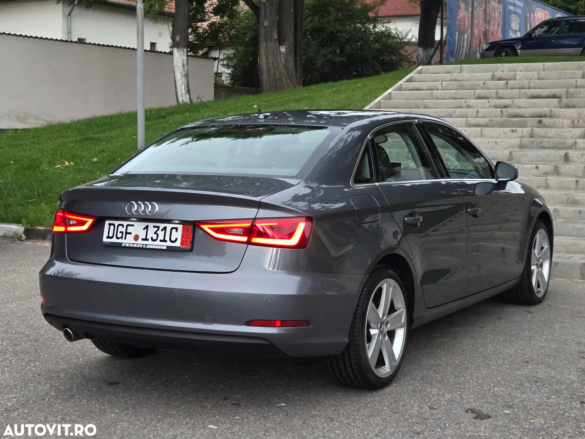 Audi A3 1.6 TDI Sportback S tronic design - 11