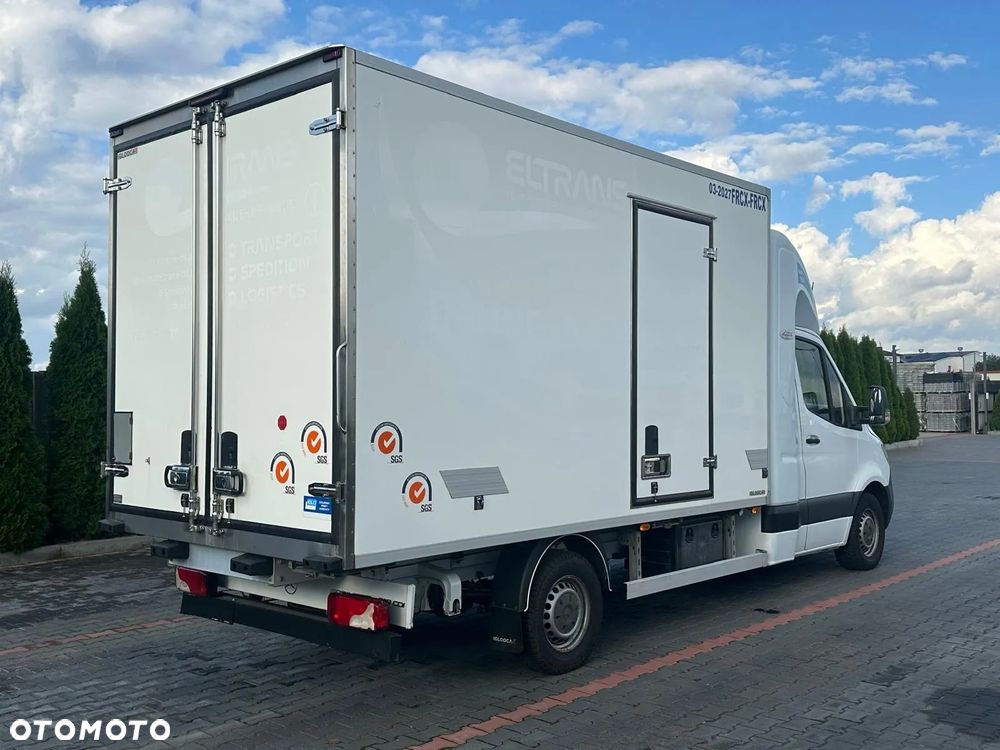 Mercedes-Benz Sprinter - 4