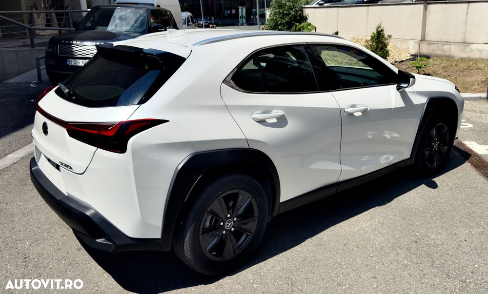 Lexus UX 250h Amazing Edition - 4
