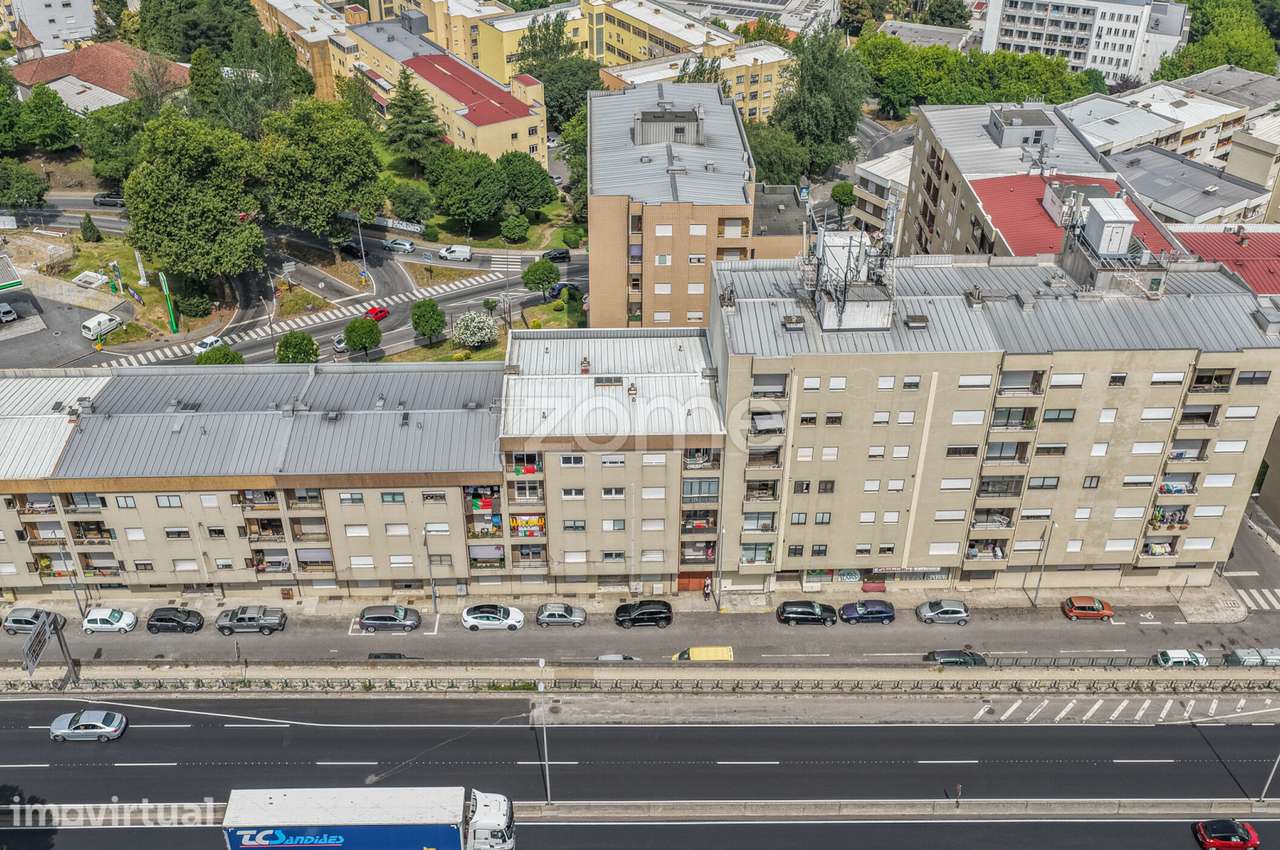 Apartamento T3 Renovado convertido em T2 - Grande imagem: 4/25