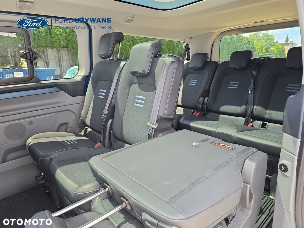 Ford Tourneo Custom - 16