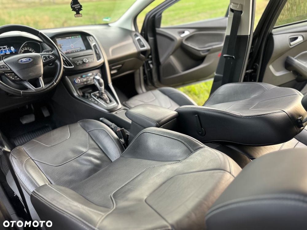 Ford Focus - 32