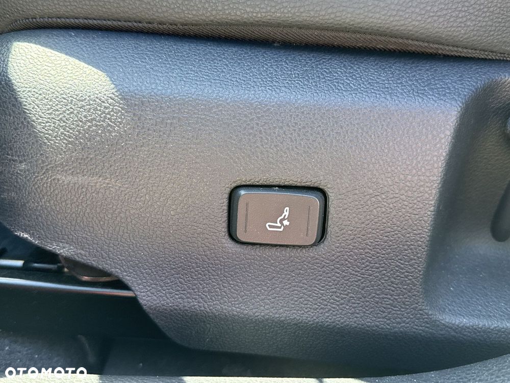 Toyota Corolla - 25