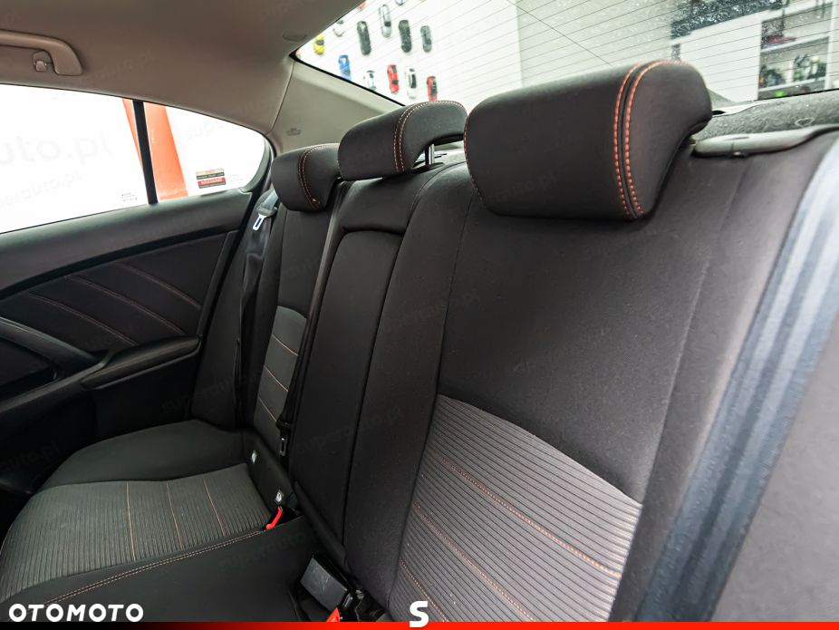 Toyota Avensis 1.8 Premium - 18
