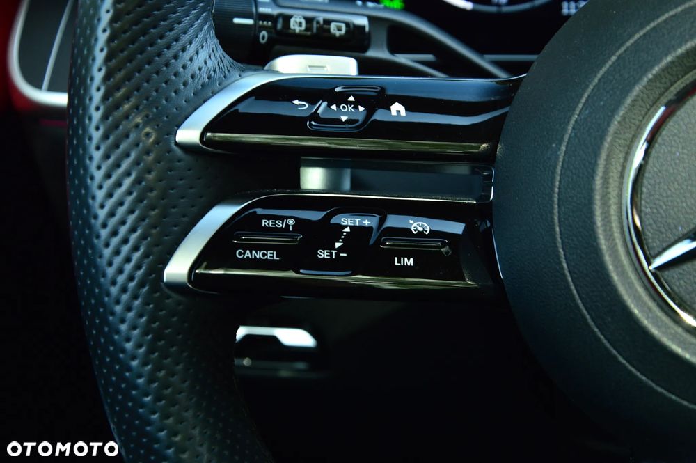 Mercedes-Benz GLC 220 d 4Matic 9G-TRONIC AMG Line Advanced - 26