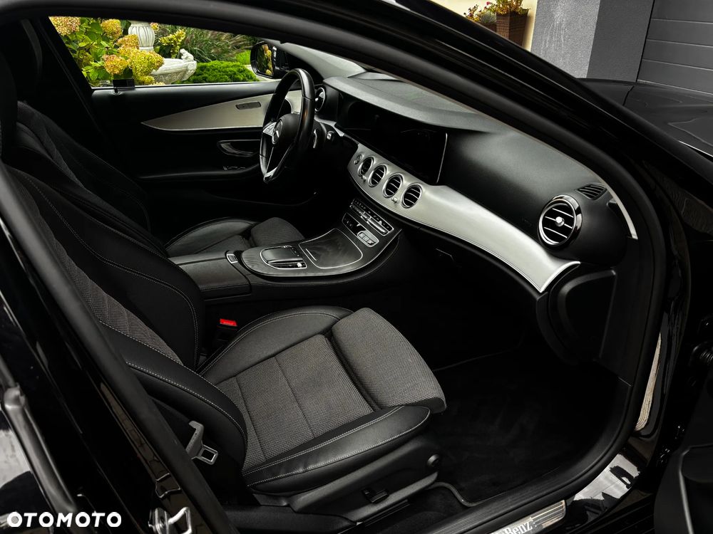 Mercedes-Benz Klasa E 220 d 4-Matic - 16