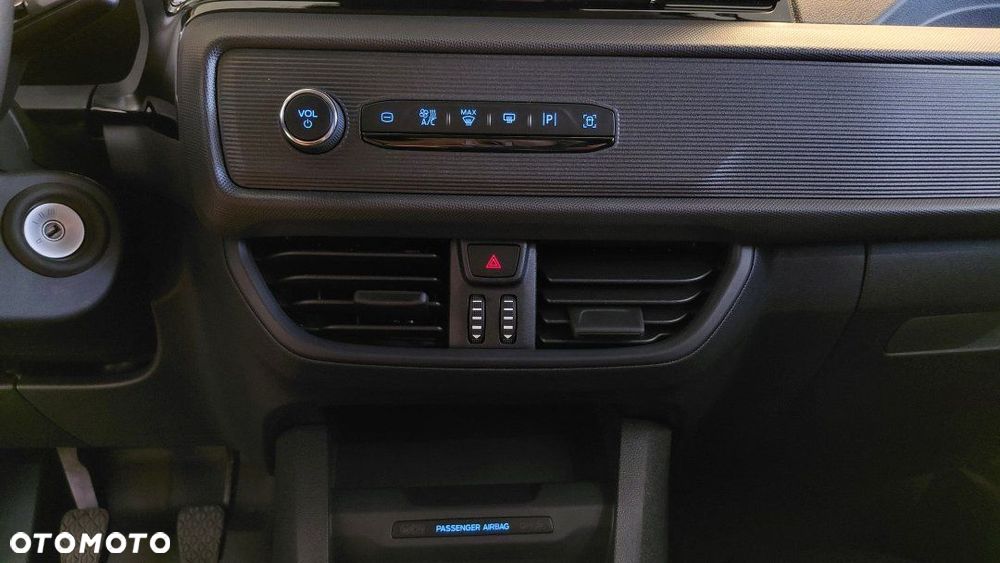 Ford Transit Courier - 17