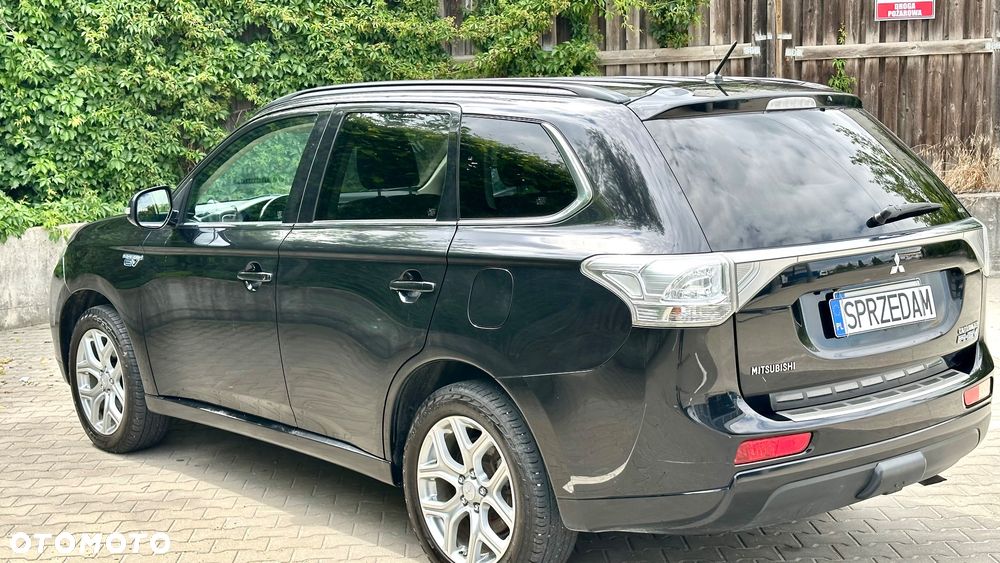 Mitsubishi Outlander 2.0 4WD - 7