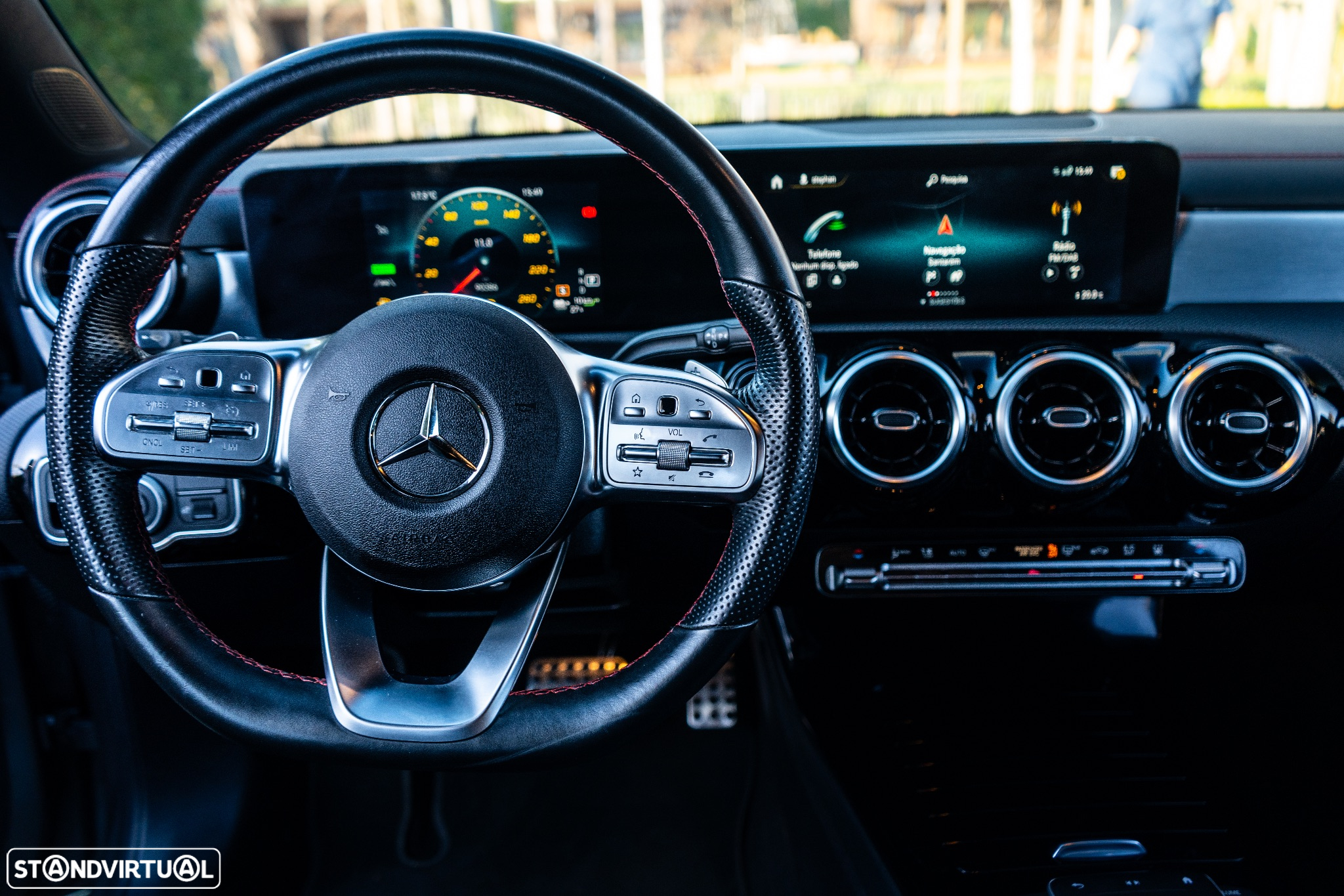 Mercedes-Benz CLA 250 e Shooting Brake AMG Line - 32