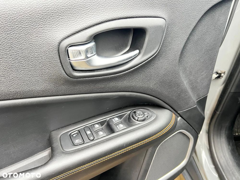 Jeep Compass 2.4I 4x4 CVT Limited - 34