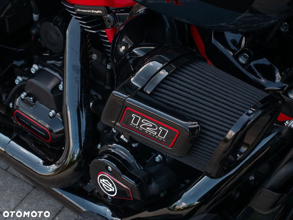 Harley-Davidson CVO Street Glide - 4