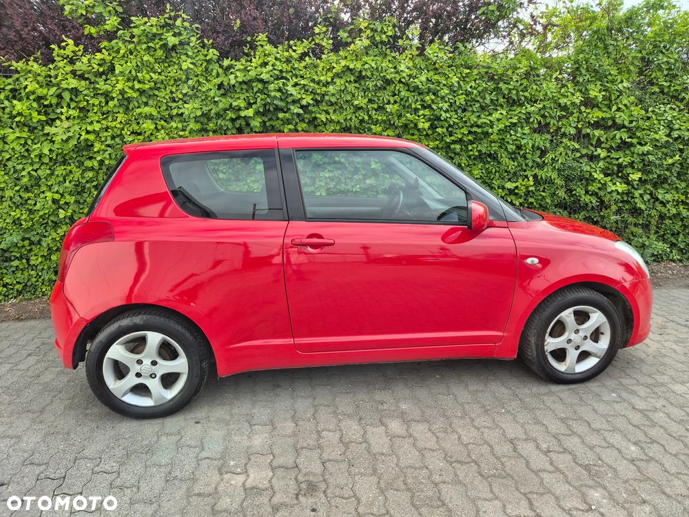 Suzuki Swift 1.3 Club - 25