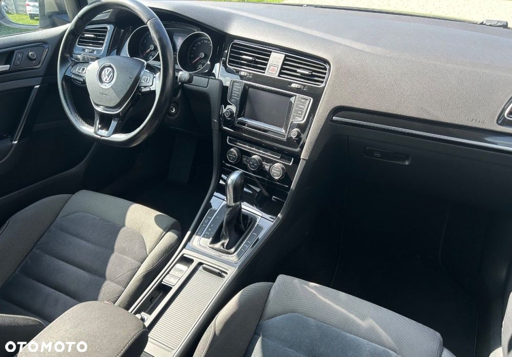 Volkswagen Golf - 18