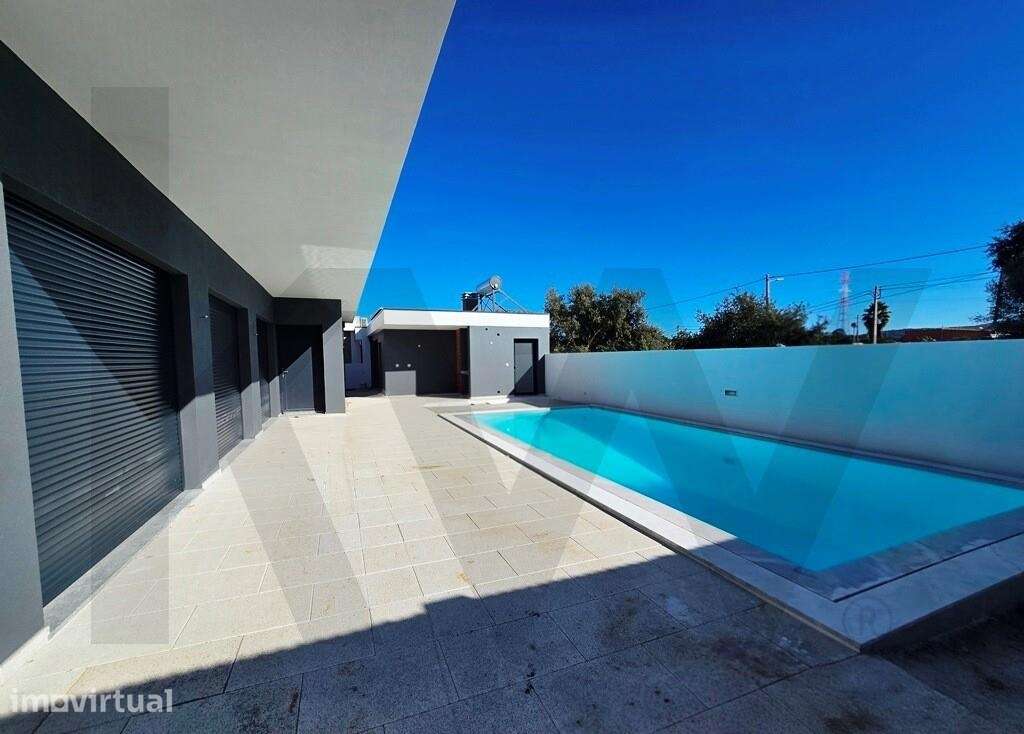 Moradia Isolada T4, c/Piscina e Garagem, Quinta do Anjo - Grande imagem: 3/53