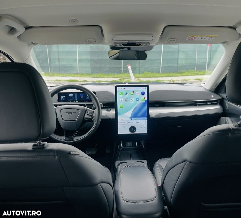 Ford Mustang Mach-E PREMIUM - 8