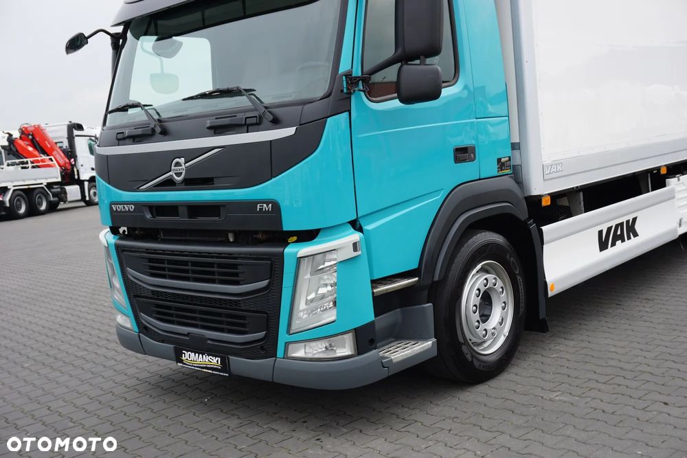 Volvo FM / 330 / E 6 / CHŁODNIA + WINDA / 23 PALETY / OŚ SKRĘTNA / DŁ 9,2 M - 20