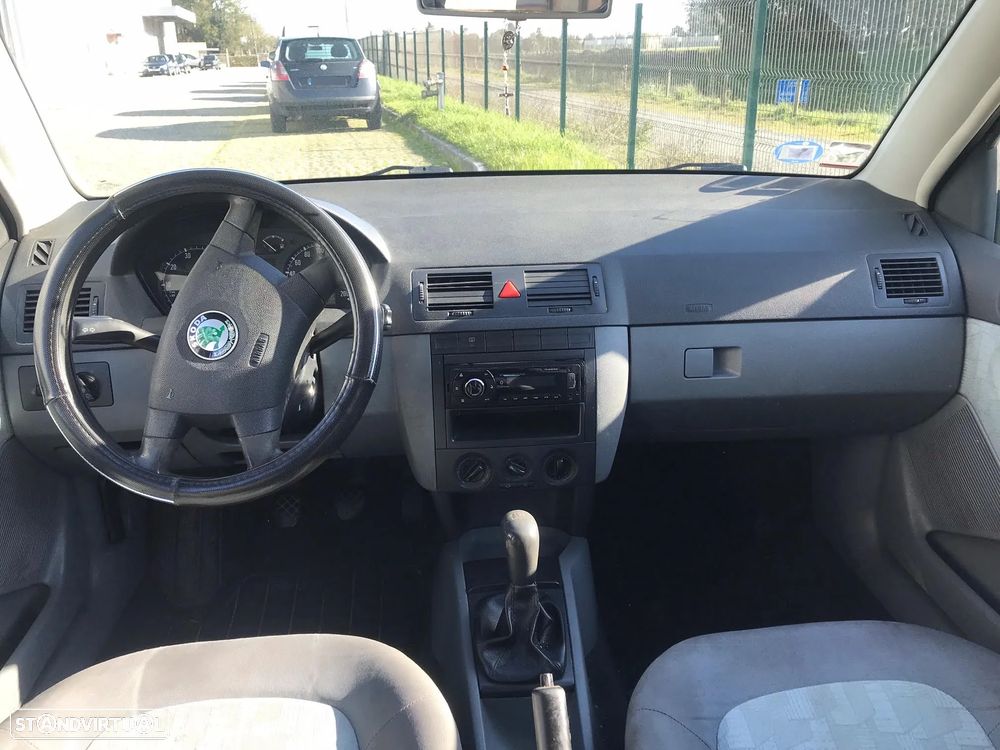 Skoda Fabia Break 1.4 2001 - Para Peças - 5