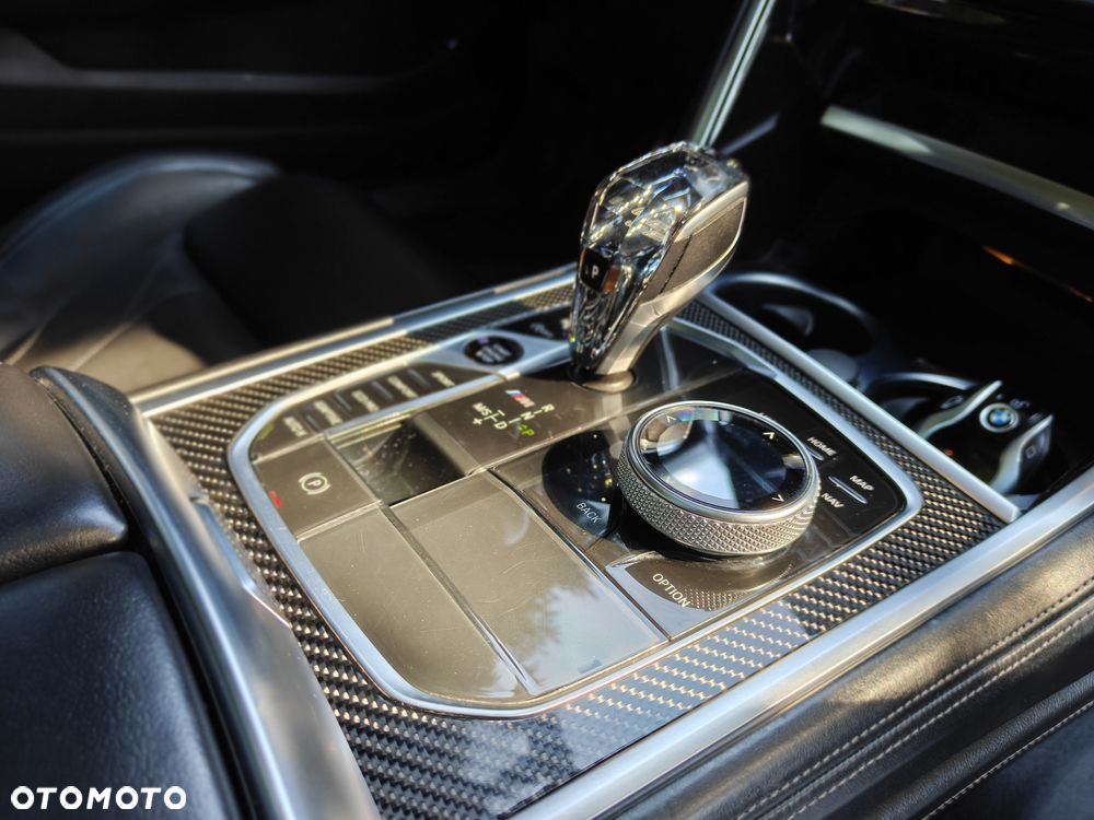 BMW Seria 8 - 15