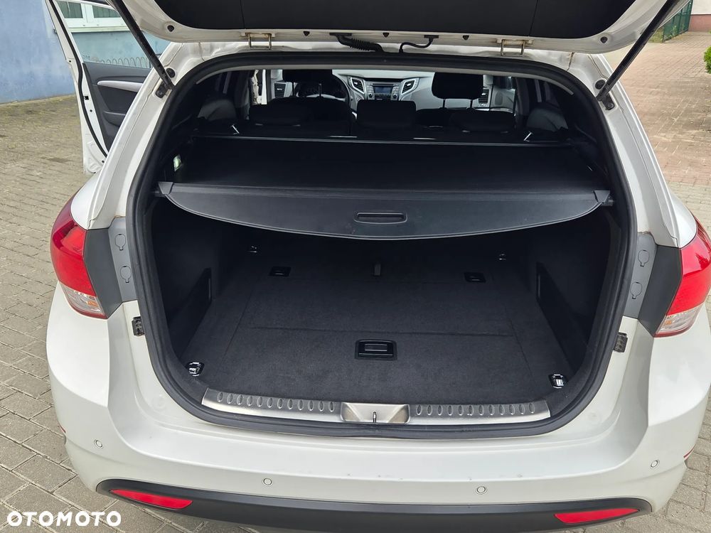 Hyundai i40 Kombi blue 1.6 Space - 27