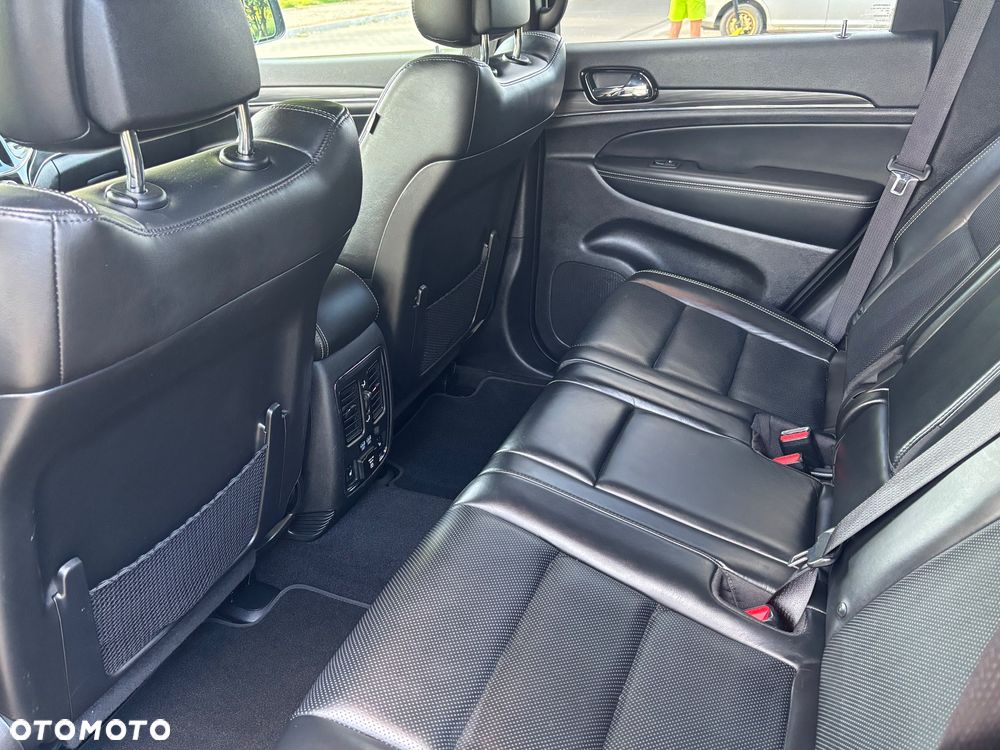 Jeep Grand Cherokee - 18