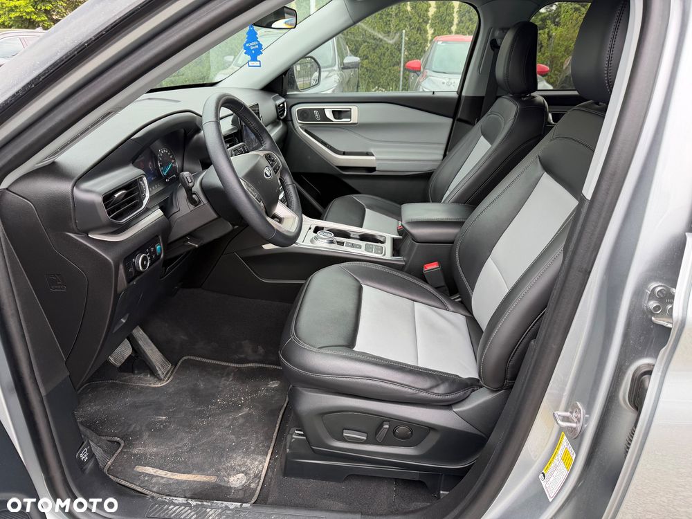Ford Explorer - 30