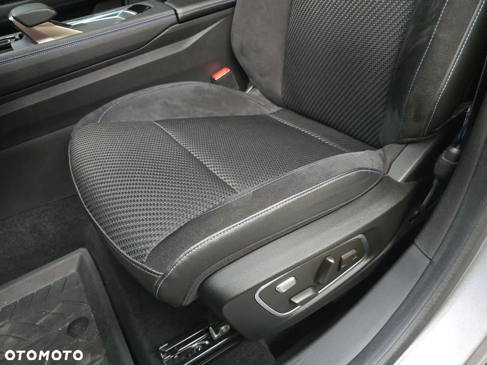 Renault Austral 1.3 TCe mHEV Iconic esprit Alpine - 16