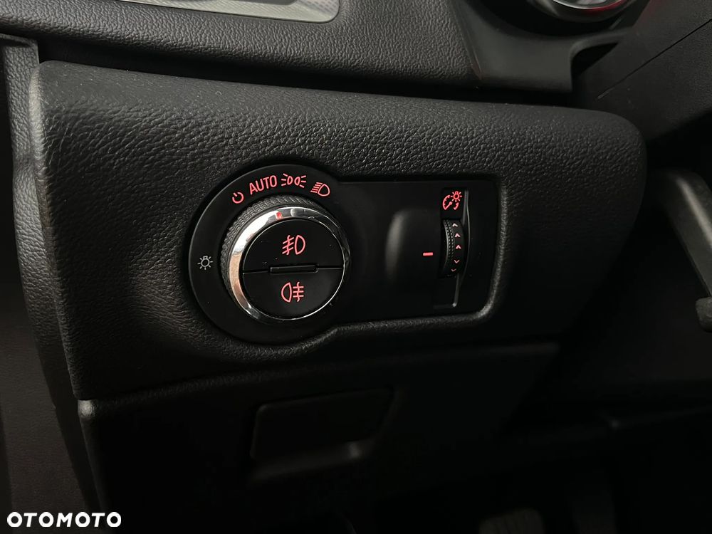 Opel Astra 2.0 CDTI DPF Cosmo - 33
