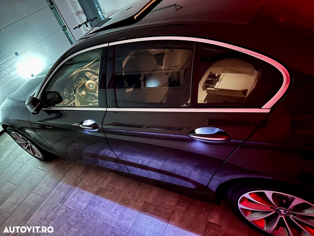 BMW Seria 5 520d Aut. Luxury Line - 36