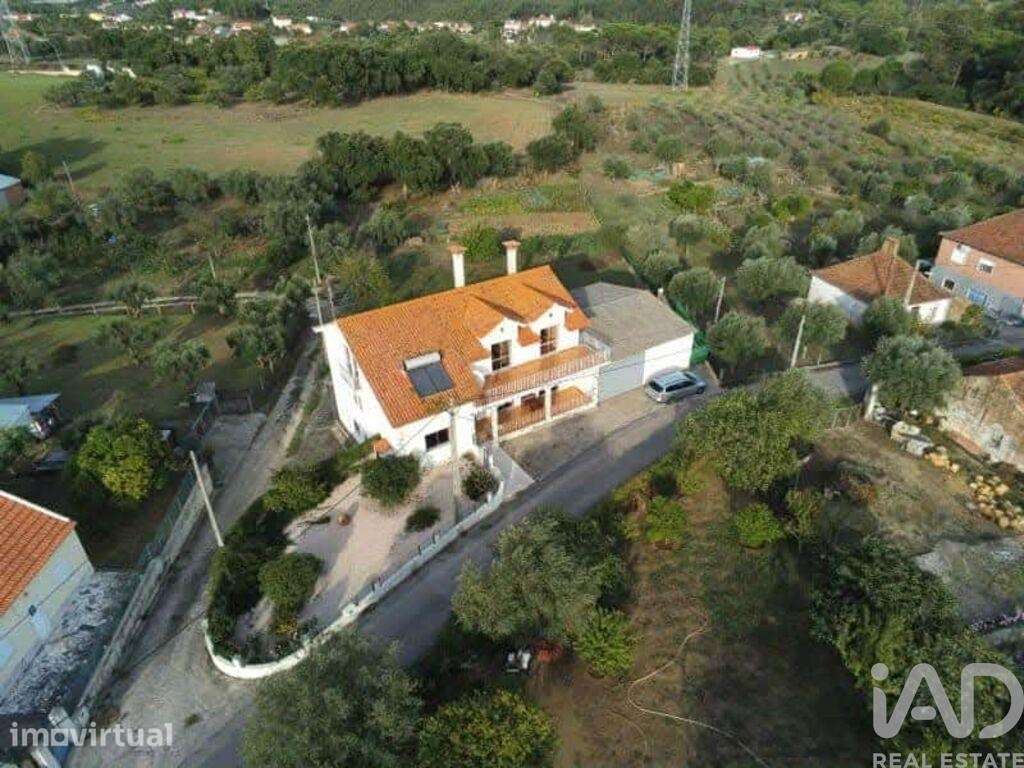 Moradia isolada T6 em Casais e Alviobeira de 275 m2 - Grande imagem: 2/25