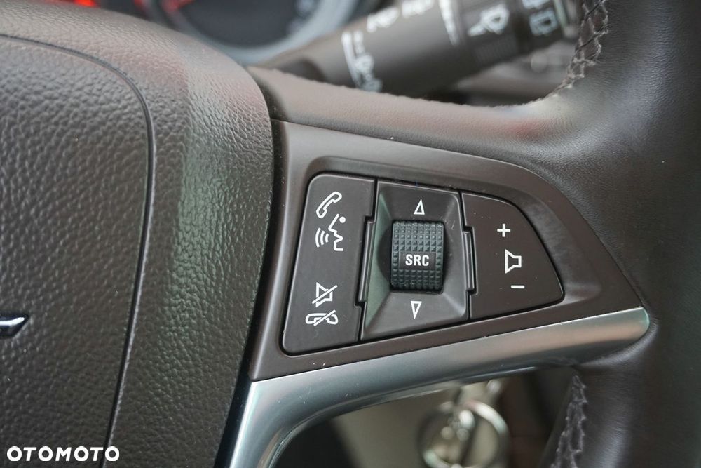 Opel Insignia - 12
