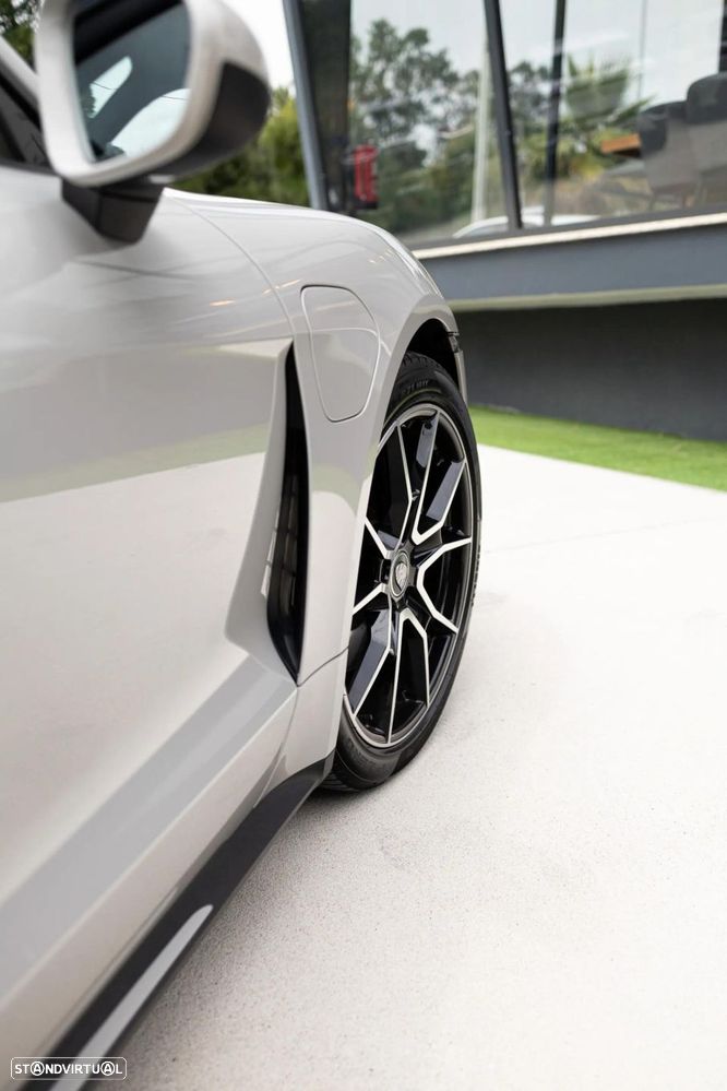 Porsche Taycan Sport Turismo - 52
