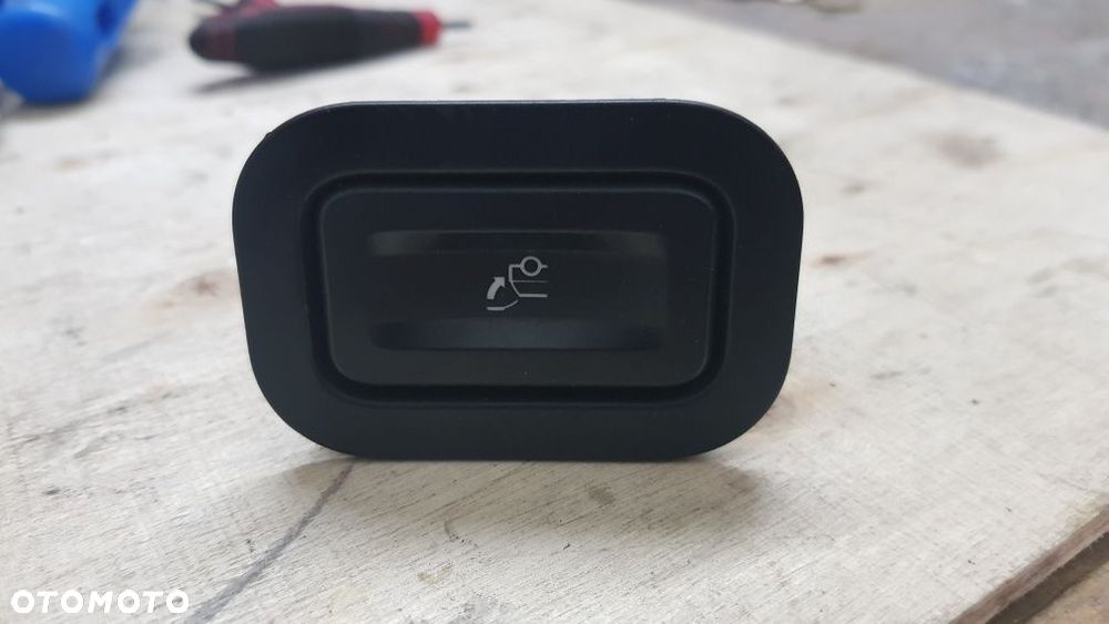 Przycisk guzik włącznik klapy elektrycznej opel vectra c kombi - 1