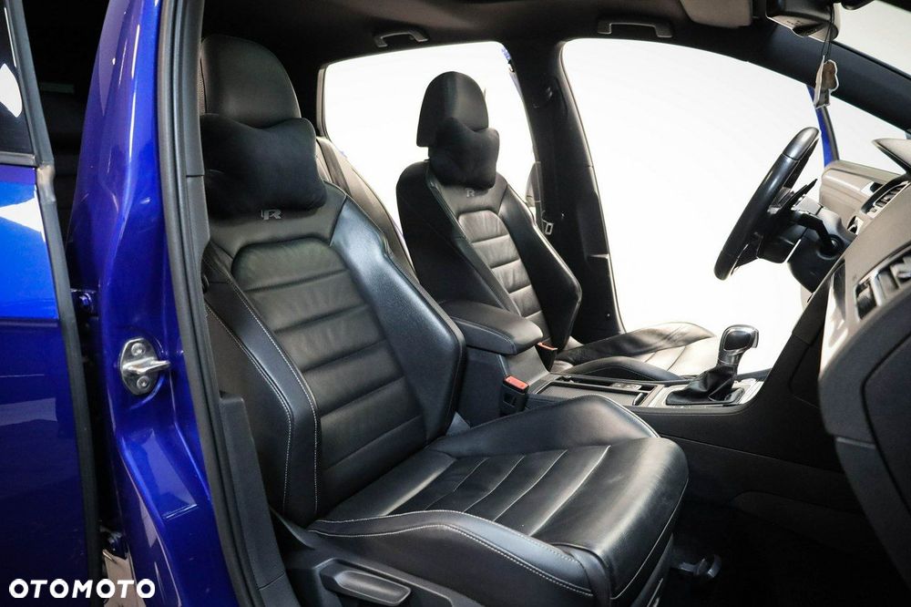 Volkswagen Golf - 27