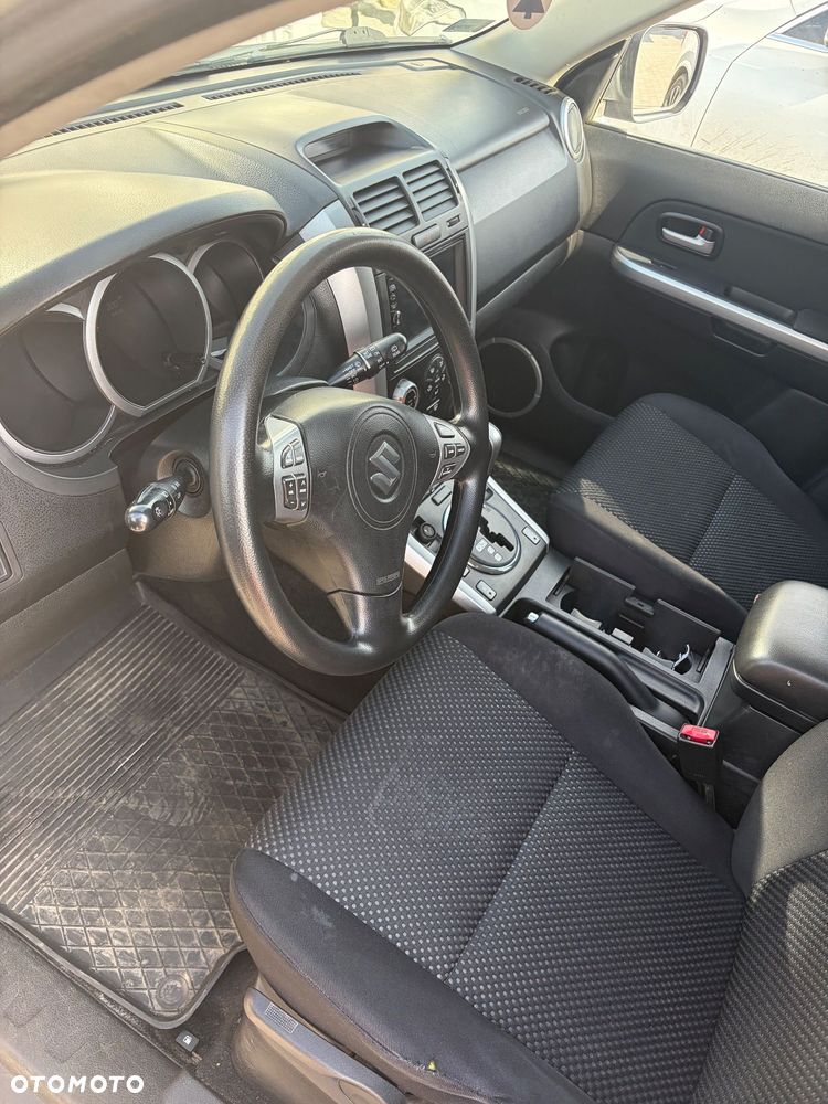 Suzuki Grand Vitara 2.0 De Luxe - 11
