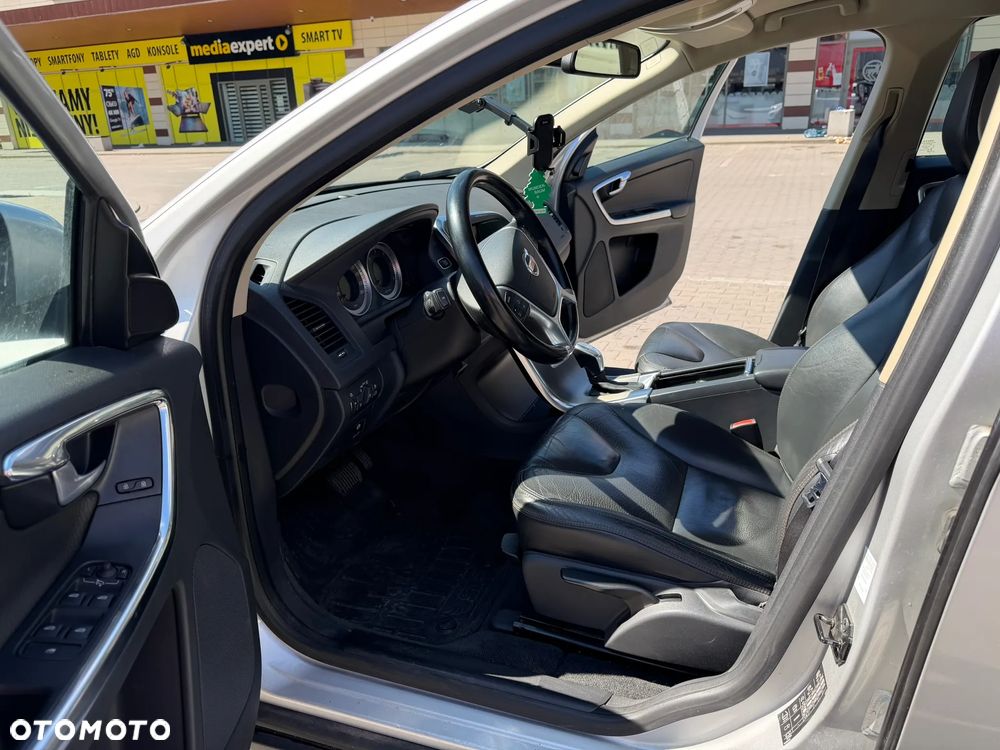 Volvo XC 60 D3 Momentum - 6